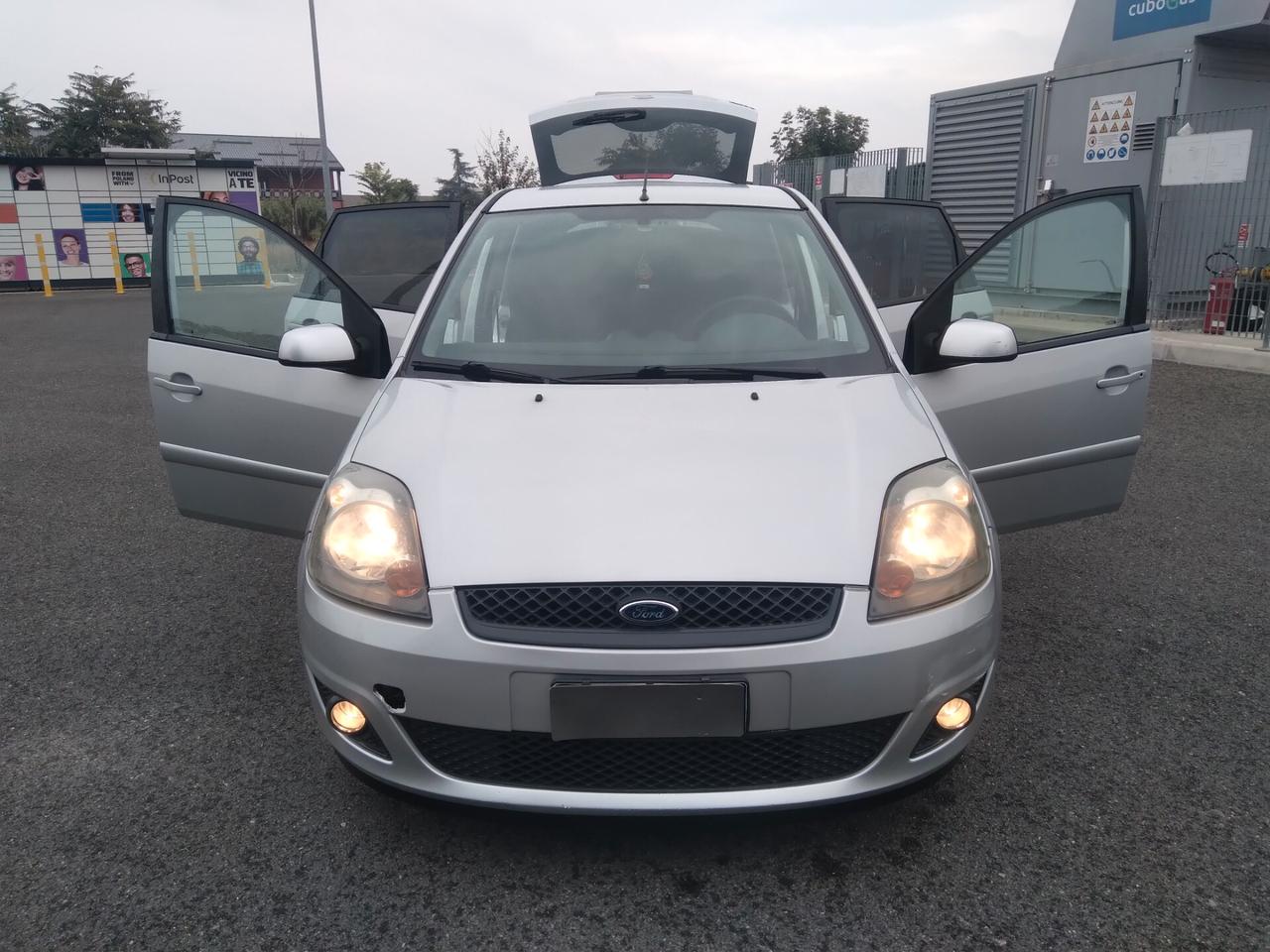 Ford Fiesta 1.2 16V 75cv 5p titanium