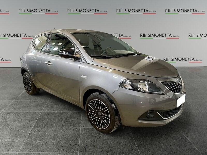 Lancia Ypsilon 1.0 firefly hybrid Gold s&s 70cv 5p.ti - AZIENDALE