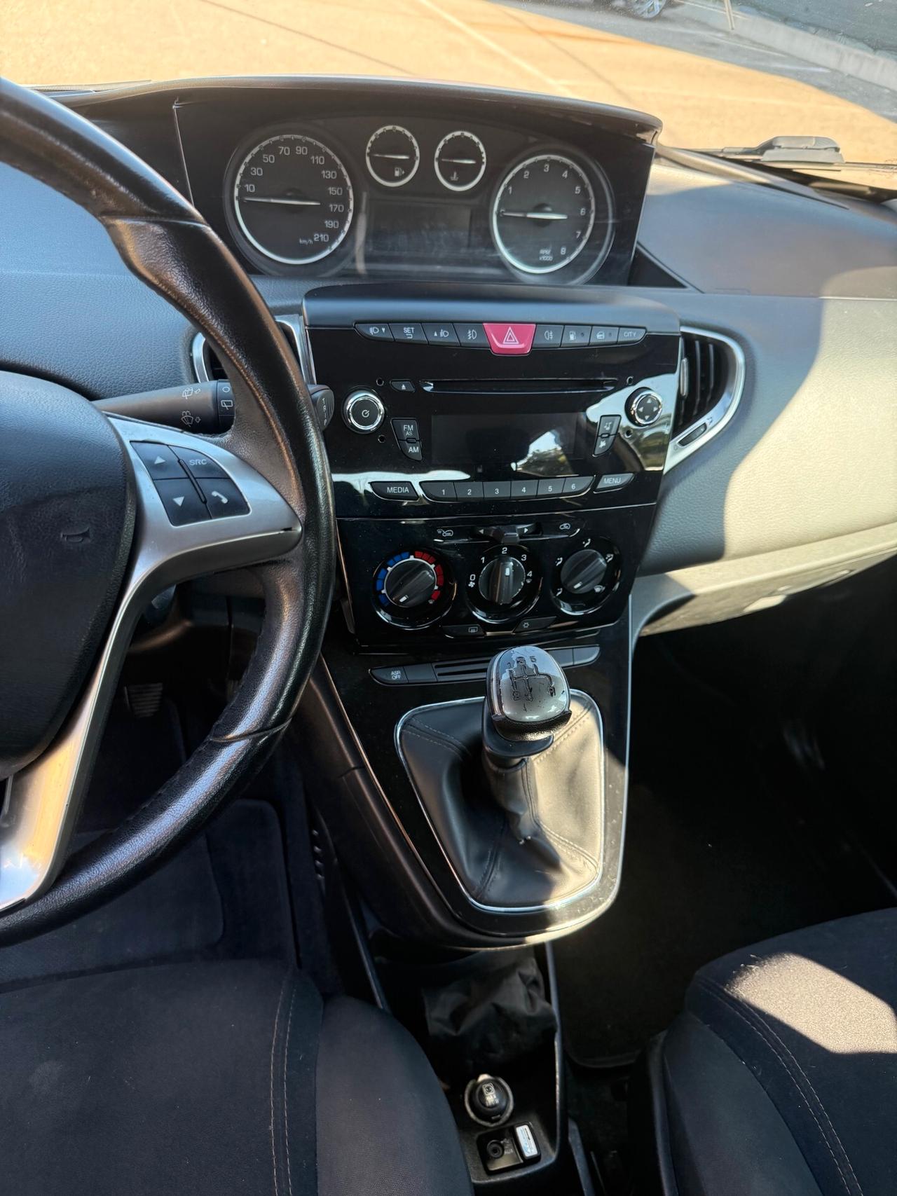 Lancia Ypsilon 1.2 Gpl - NEOPATENTATI - 12 MESI DI GARANZIA -