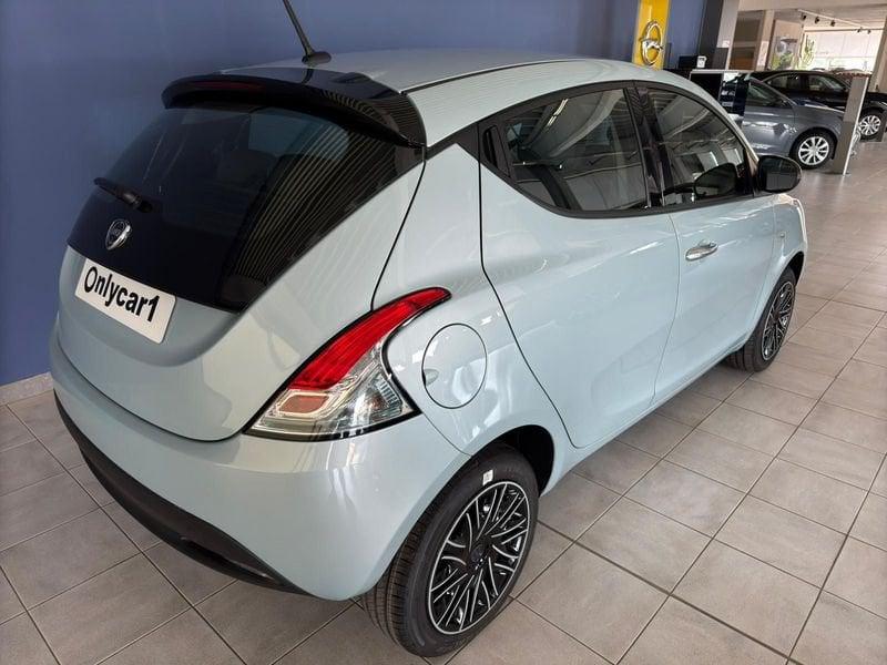 Lancia Ypsilon 1.0 FireFly 5 porte S&S Hybrid Oro