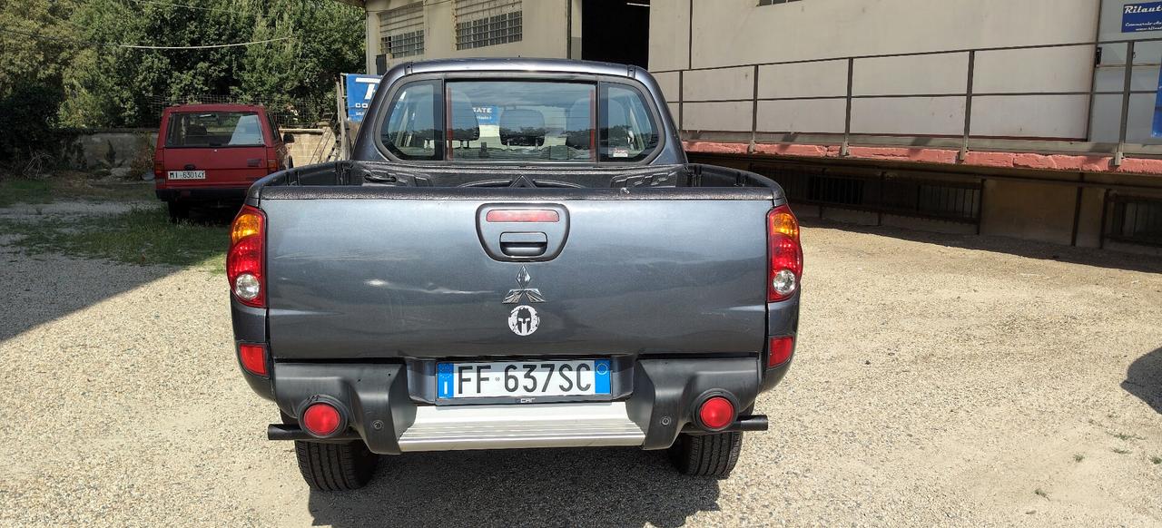 Mitsubishi L200 2.5 DI-D/167CV Double Cab Warrior
