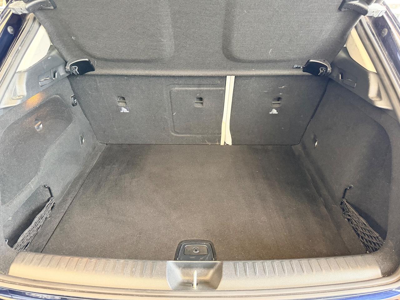 Mercedes-benz GLA 200d PREMIUM