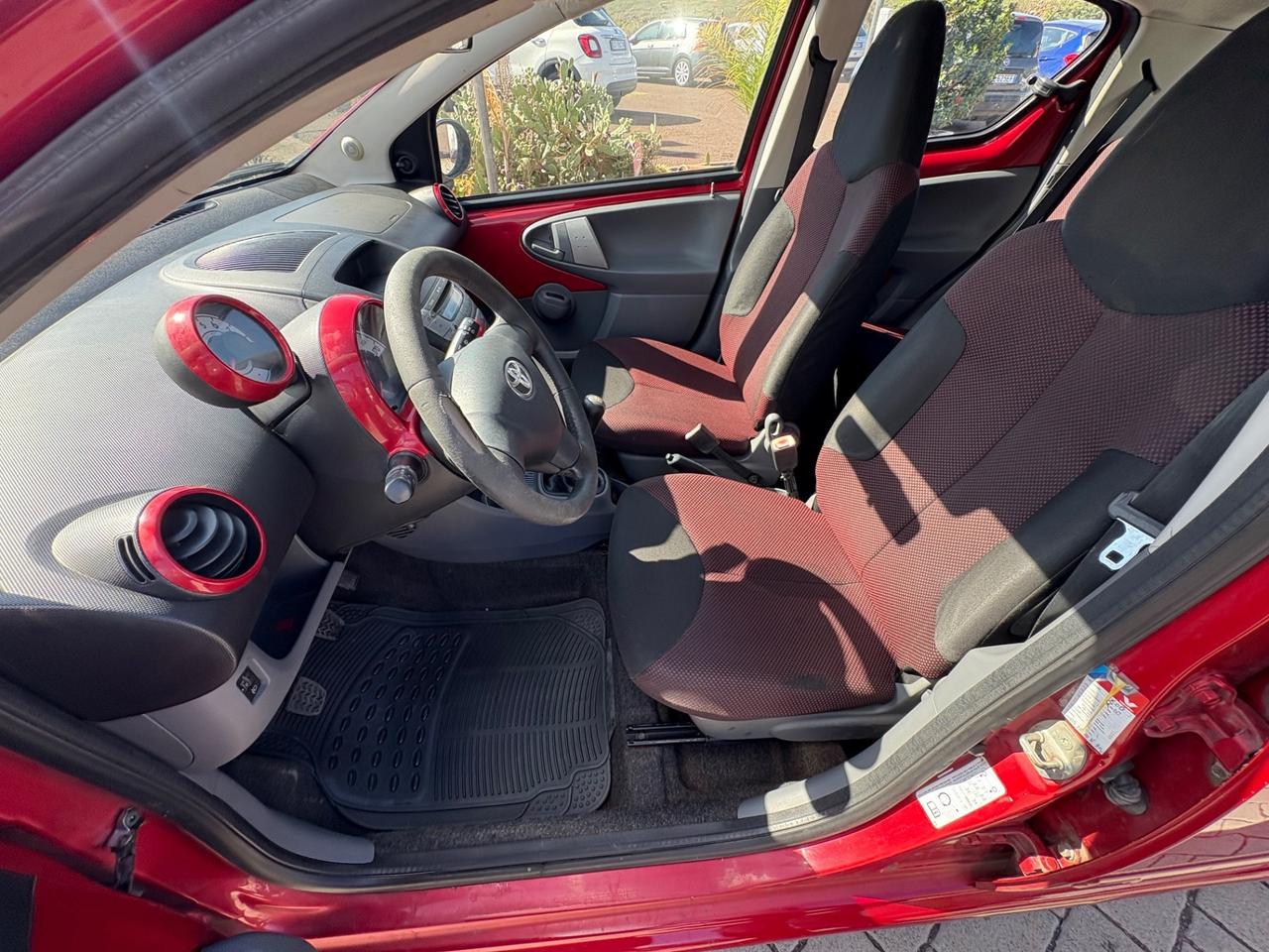 Toyota Aygo 1.0 12V VVT-i 5 porte Sol Connect