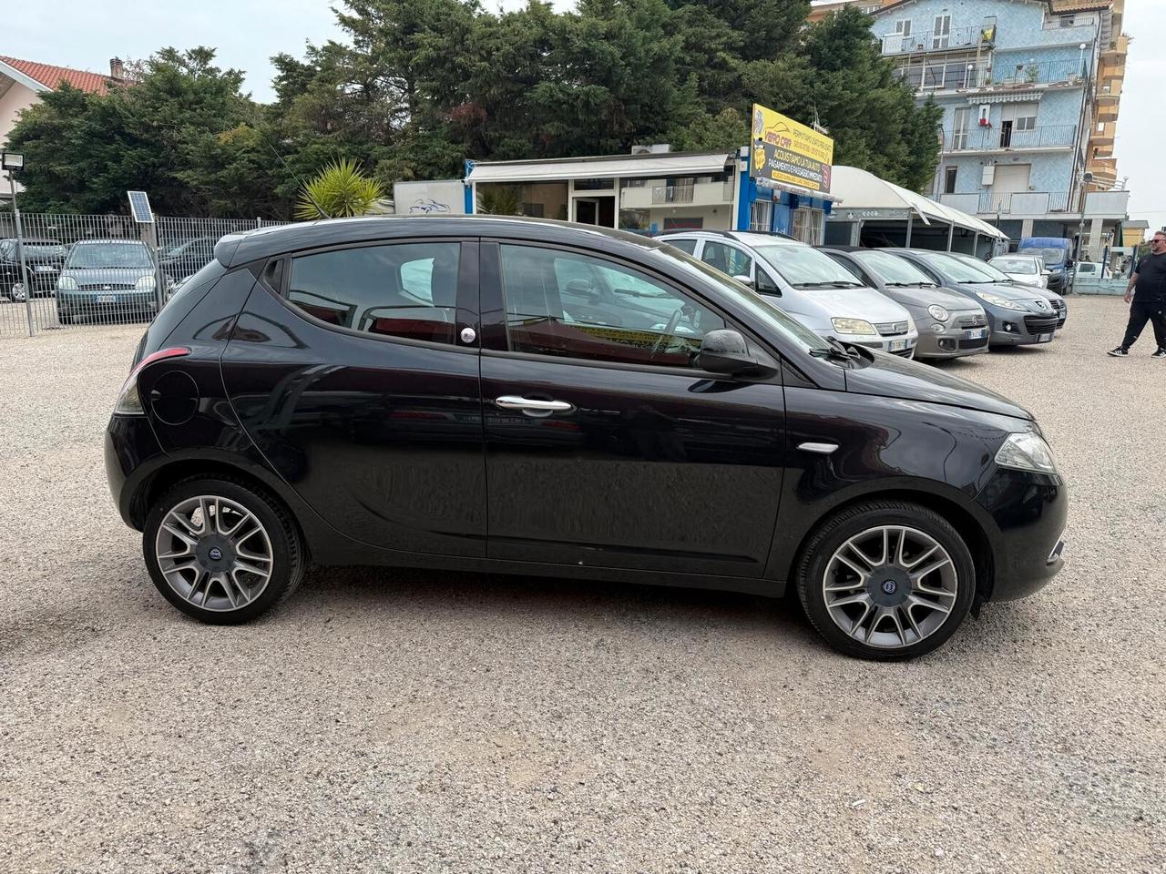 Lancia Ypsilon 1.2 69 CV 5 porte GPL Ecochic Gold