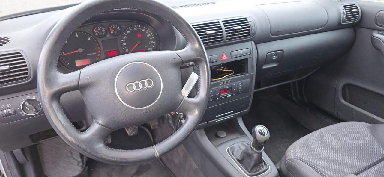 Audi A3 1.9 TDI/130 CV cat 5p. Ambiente neopatentati