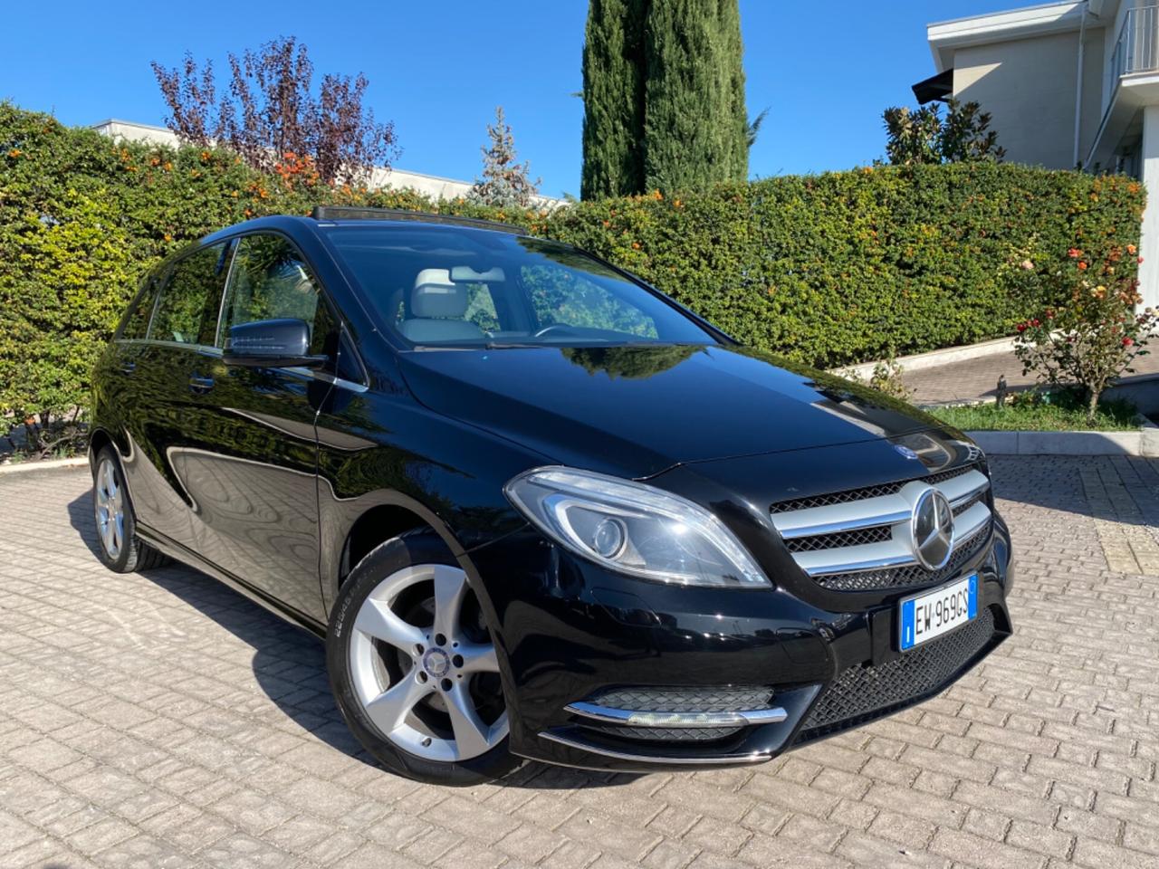 MERCEDES CLASSE B 180 CDI1.8 Automatic PREMIUM AMG ,TETTO ,GANCIO TRAINO