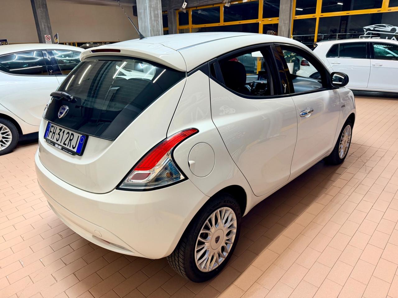 Lancia Ypsilon 1.2benz 69cv Neopat E6