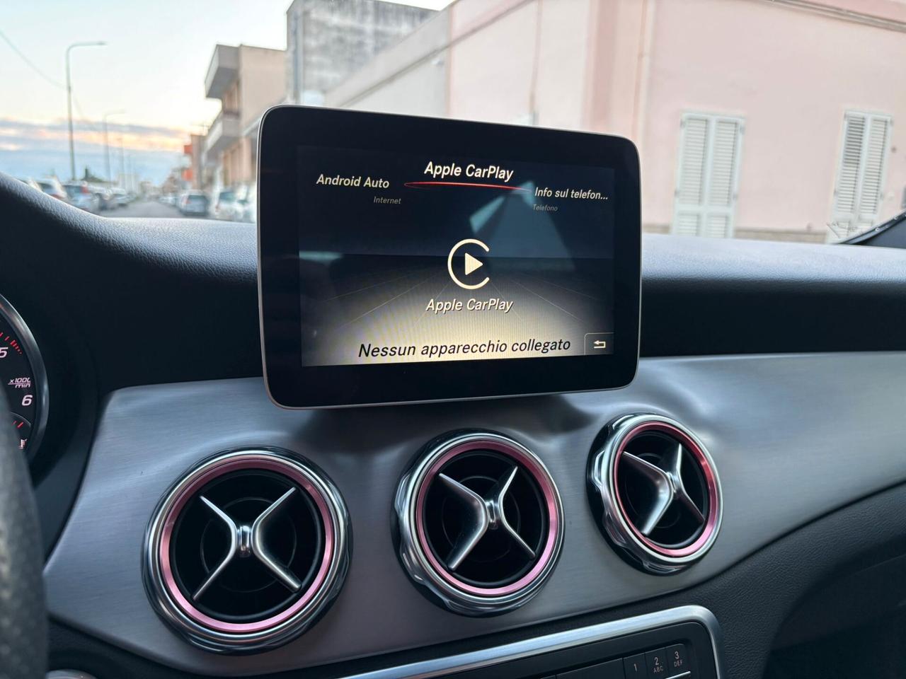 Mercedes-benz GLA 180 d Premium Amg - 2017