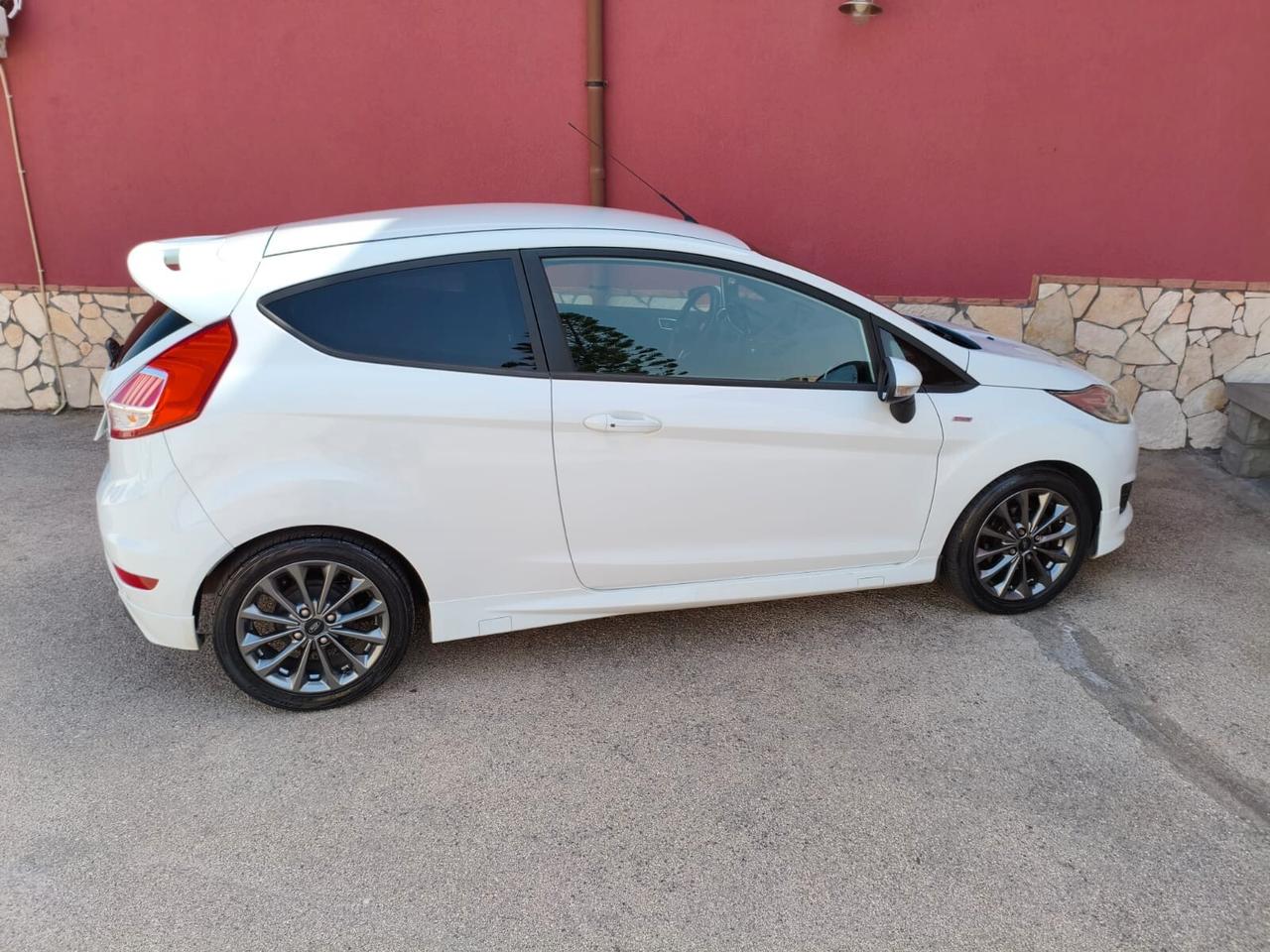 Ford Fiesta 1.5 TDCi 95CV 3 porte ST-Line