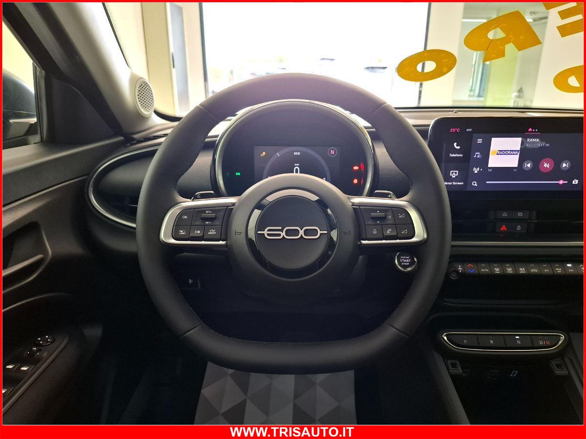 FIAT 600 1.2T MHEV DCT POP NEOPATENTATI (FARI LED)