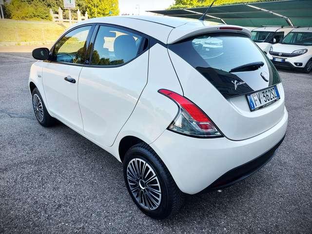 Lancia Ypsilon 0.9 t.air 85 cv Gold ecochic metano uni propiet.