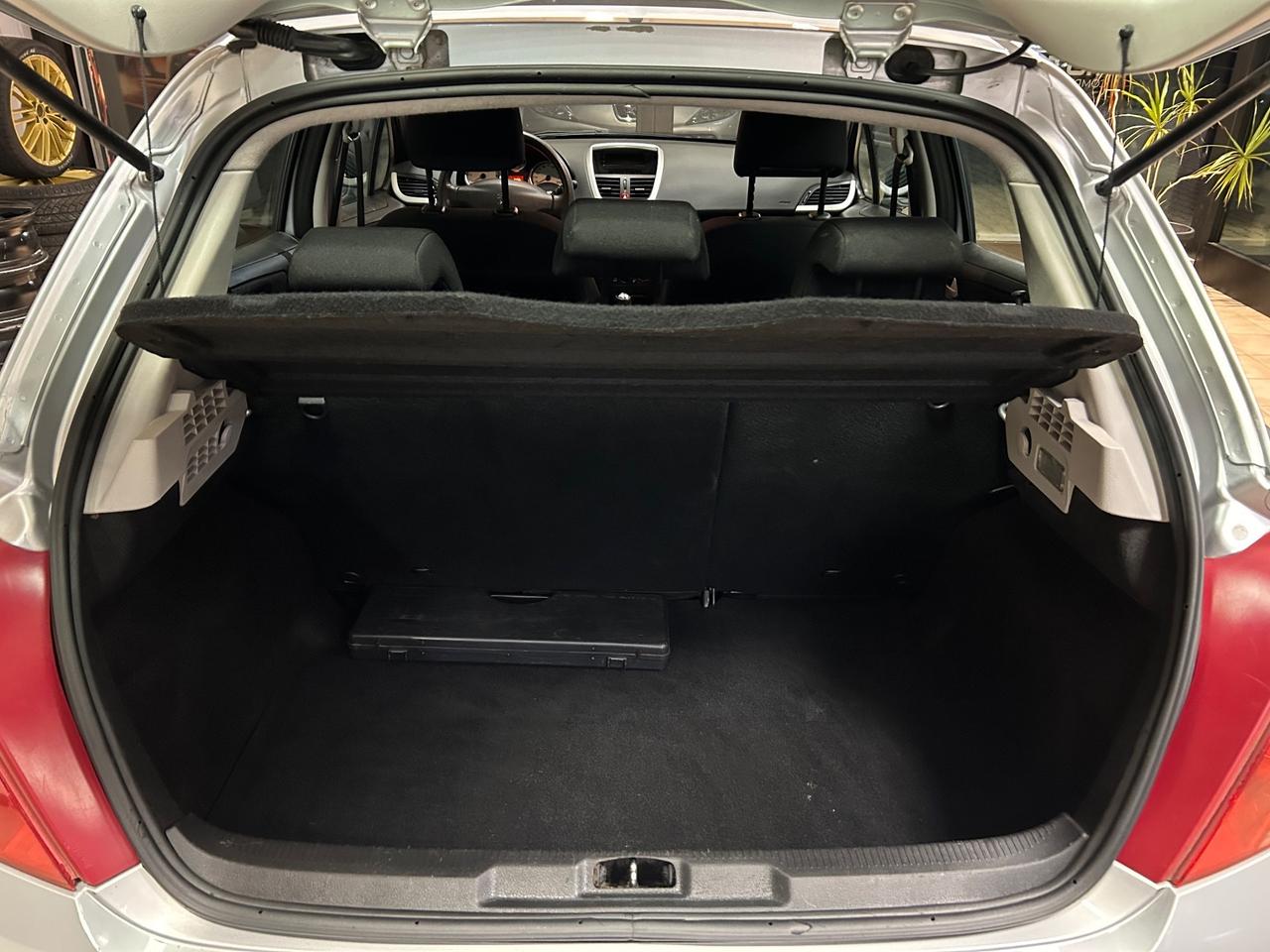 Peugeot 207 - 2008 1.4 benzina 88cv 171.000 KM