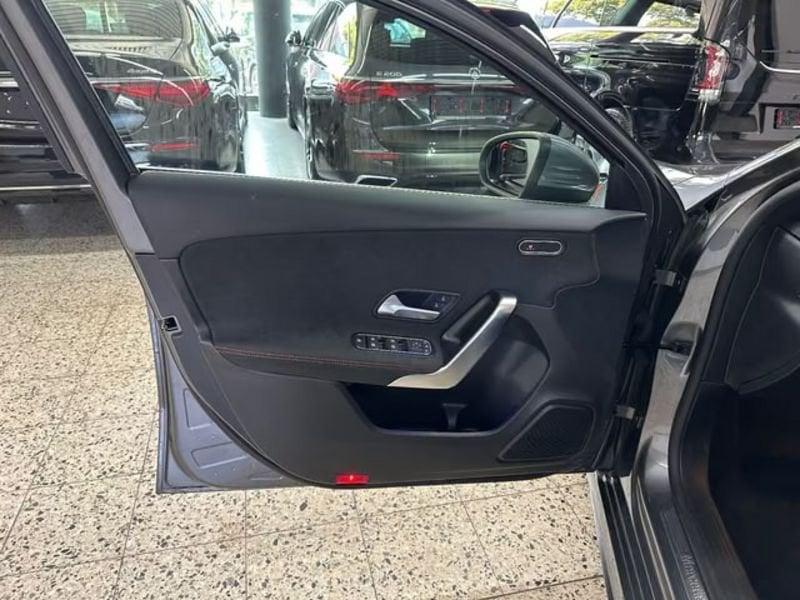 Mercedes-Benz Classe A A 180 Premium AMG LED NAVI