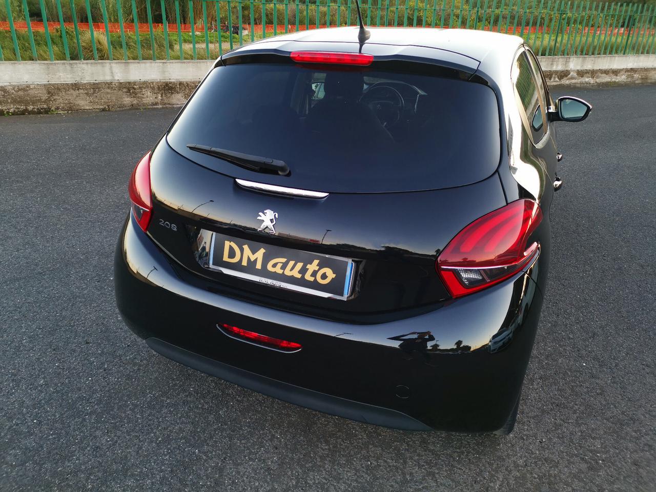 Peugeot 208 BlueHDi 75 5 porte Black Line 2