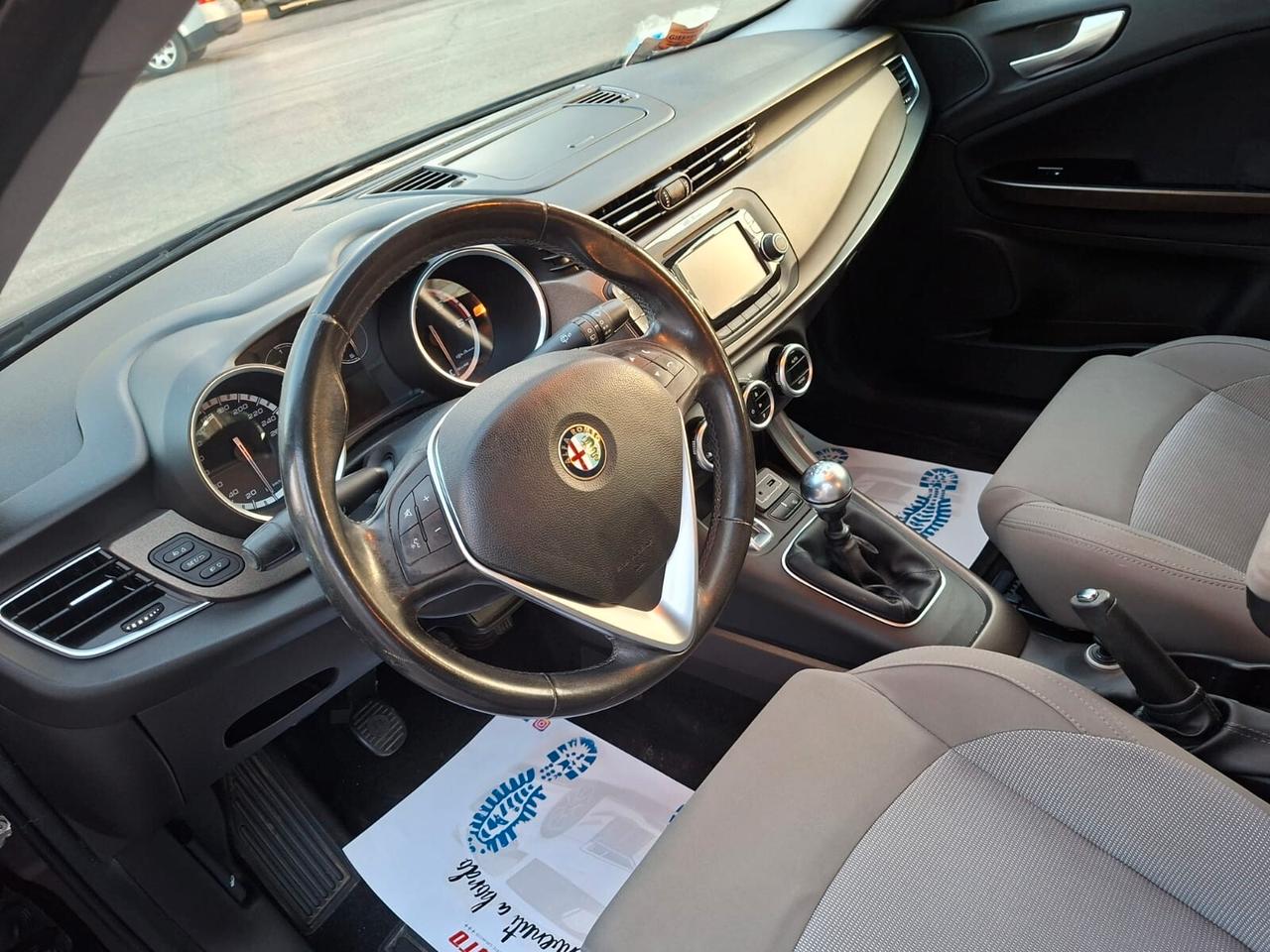 Alfa Romeo Giulietta 1.6 JTD Distinctive * Navi * Full * Garantita 12 Mesi