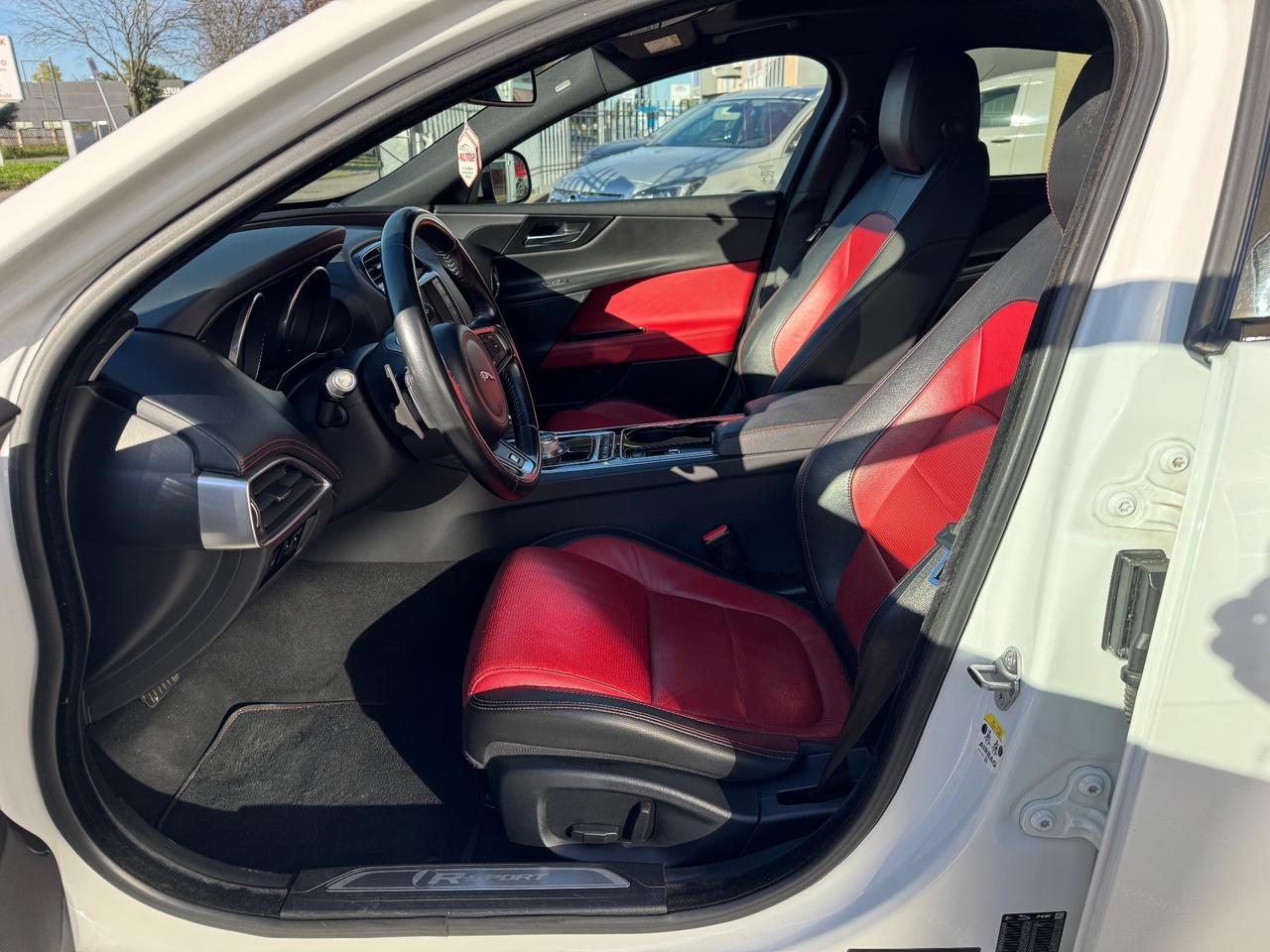 Jaguar XE 2.0 D Turbo R-Sport. Euro 6B