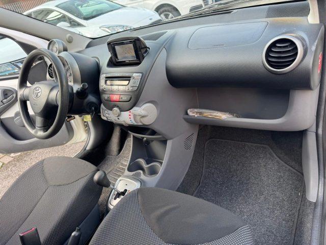 TOYOTA Aygo 1.0 12V VVT-i 5pt Connect Navi AUT.