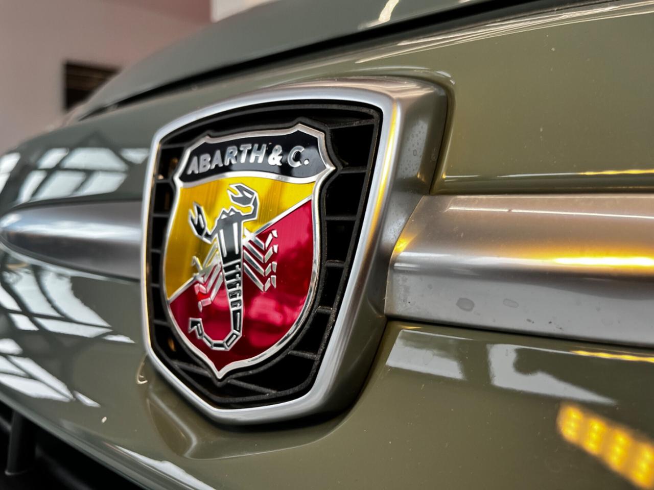 Abarth 695 70° anniversario (1949 esemplari)