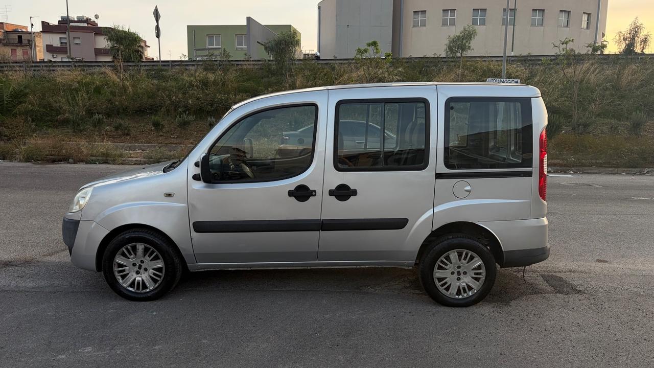 Fiat Doblo 1.9 mtj 2009 5 Posti