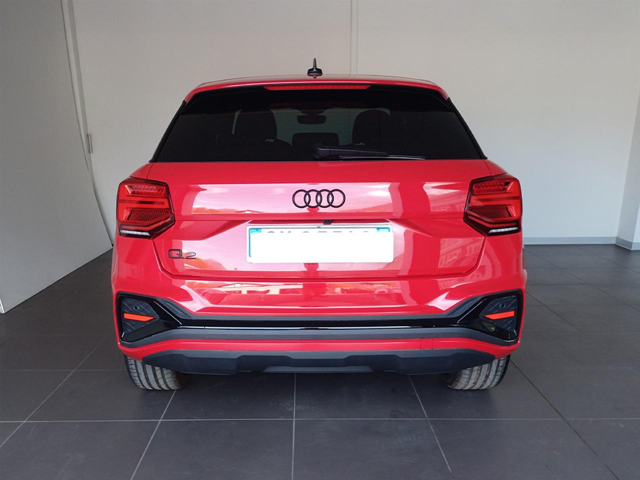 Audi Q2 35 1.5 tfsi identity black s-tronic