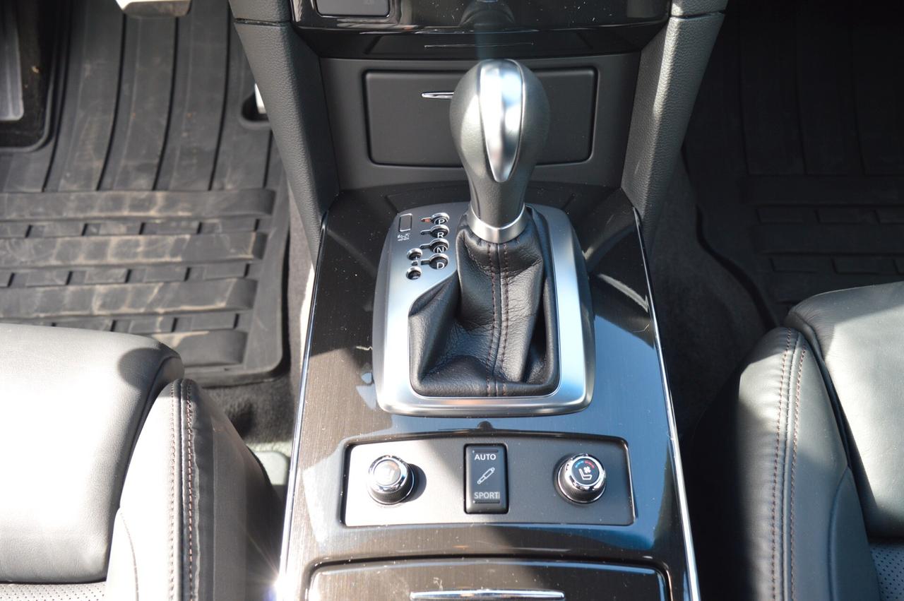 Infiniti QX70 3.0 diesel V6 AT S Premium