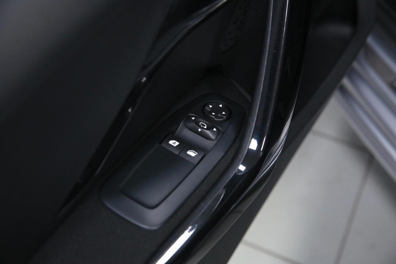 Peugeot 208 BlueHDi 100 cv Signature