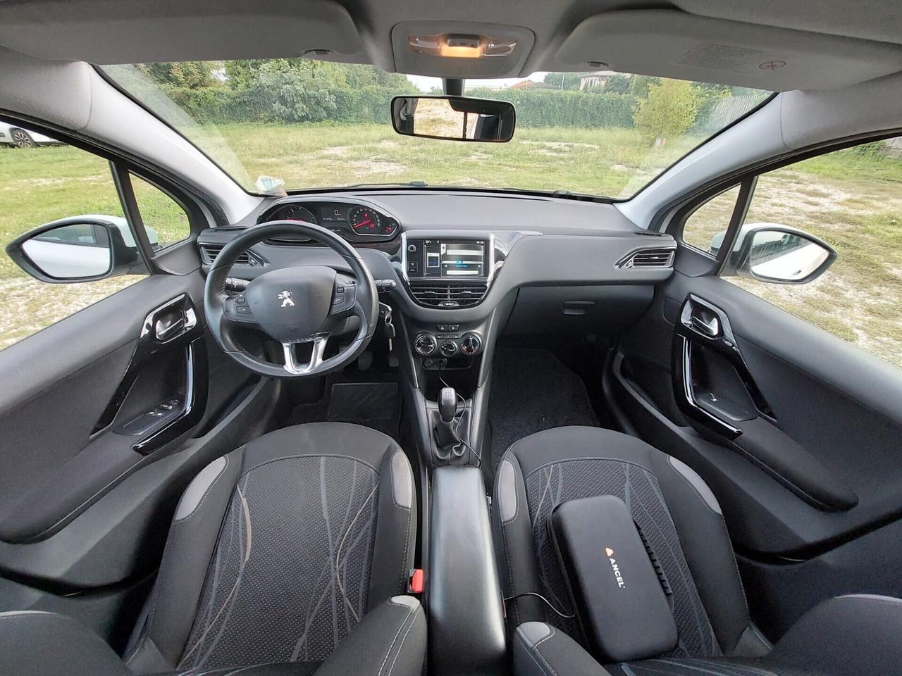 Peugeot 208 1.4 HDi 68 CV 5 porte Allure