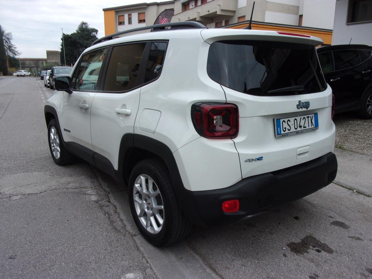 Jeep Renegade 1.5 Turbo T4 MHEV Summit