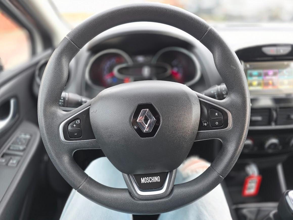 Renault Clio TCe 12V 75 CV 5 porte Moschino Life