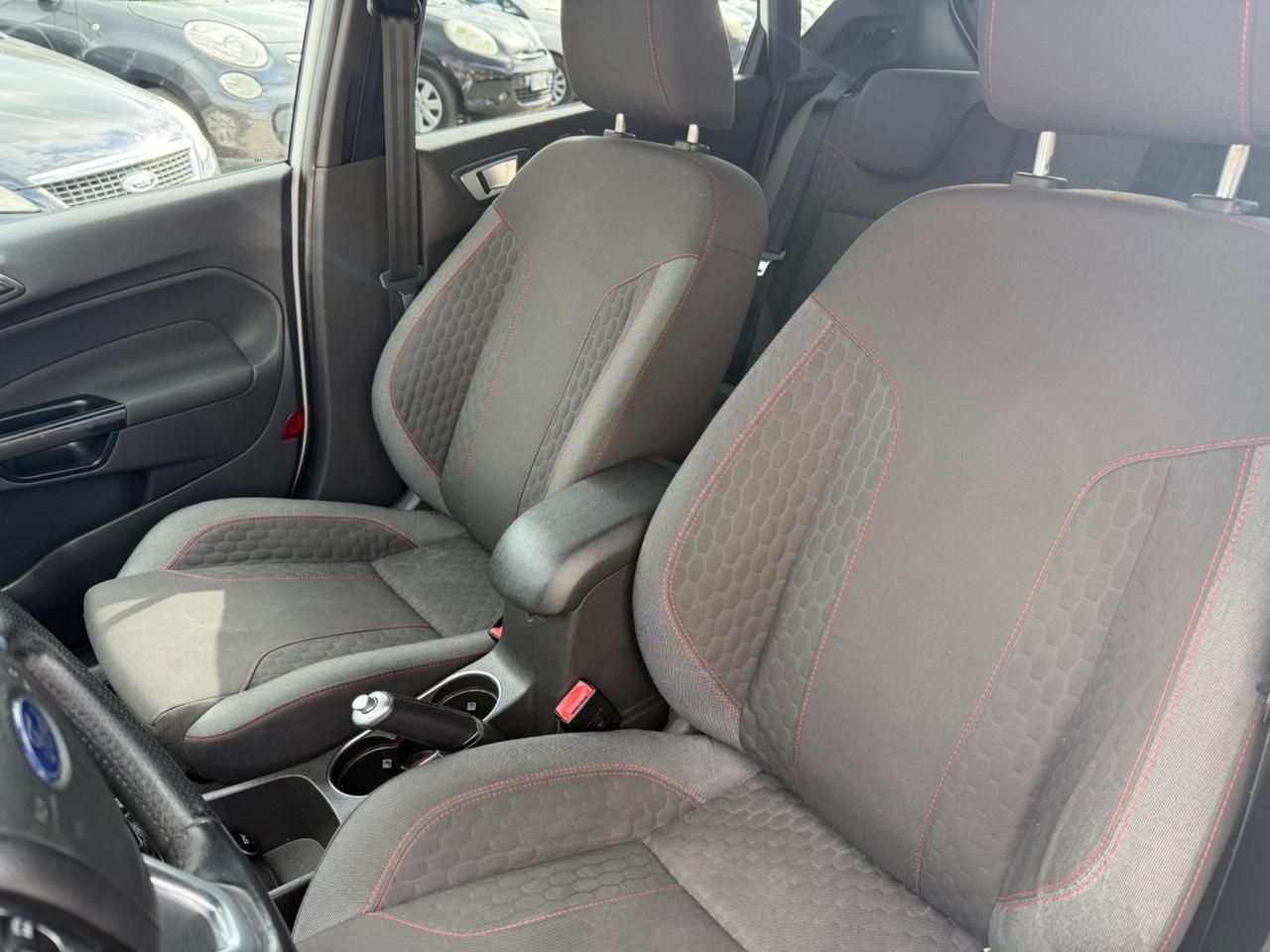 Ford Fiesta 1.5 TDCi 75CV 5 porte ST-Line