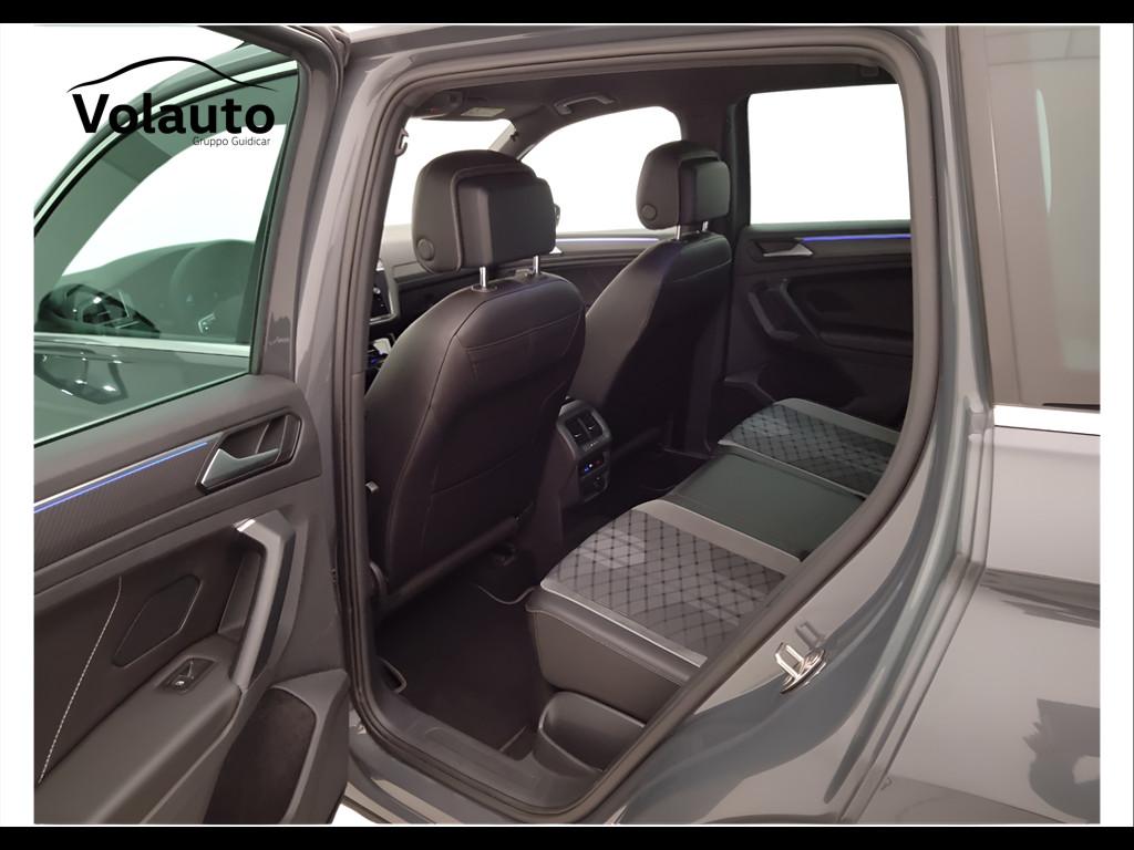 VOLKSWAGEN Tiguan II 2021 - Tiguan 2.0 tdi R-Line 150cv dsg