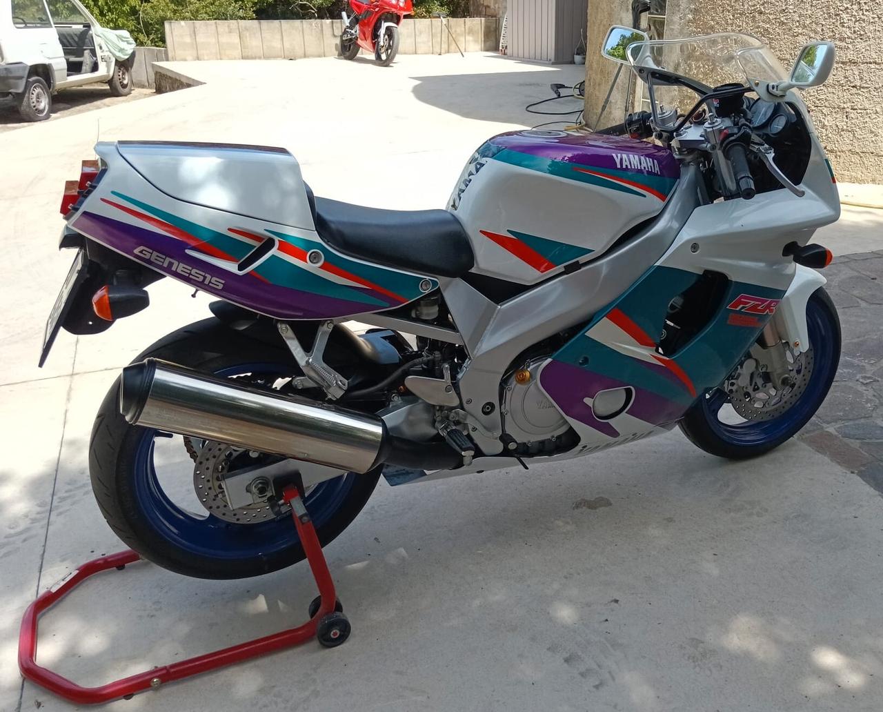 Yamaha FZR 600 R