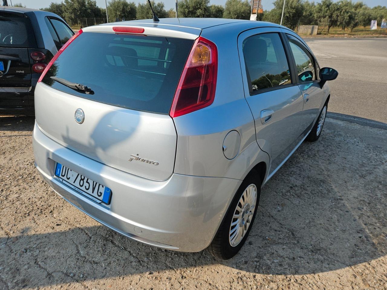 Fiat Grande Punto Grande Punto 1.3 MJT 75 CV 5 porte Dynamic Autocarro 4 Posti