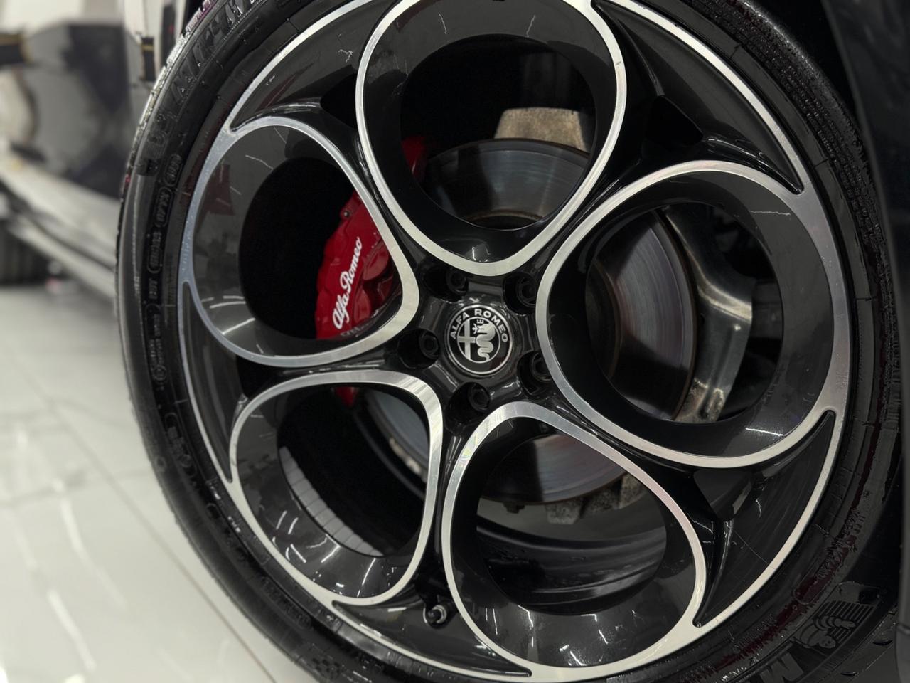 Alfa Romeo Stelvio 2.2 210Cv Q4 Veloce-Iper Full