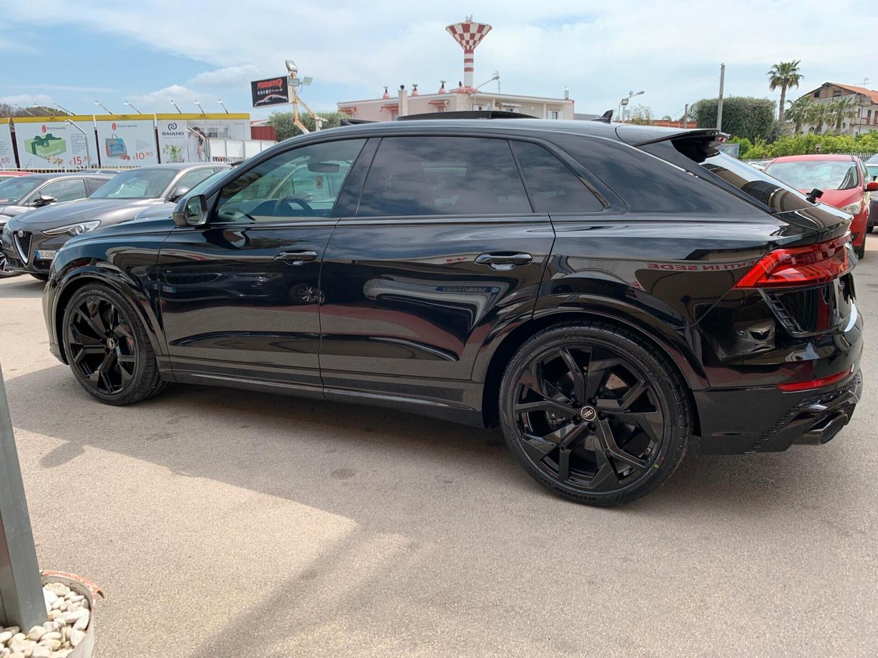 Audi Q8 RS TFSI V8 quattro tiptronic