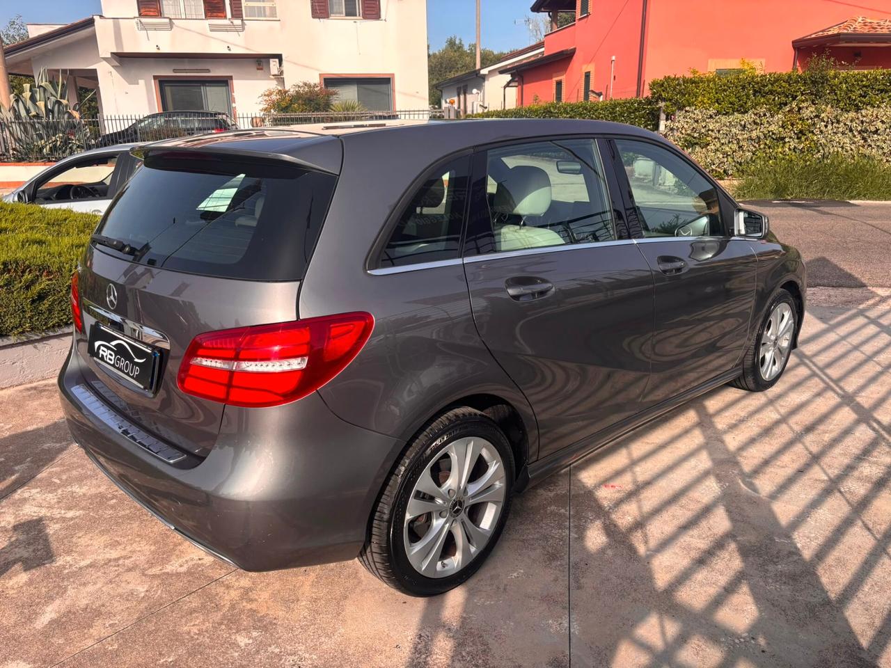 Mercedes-benz B 180 d Premium
