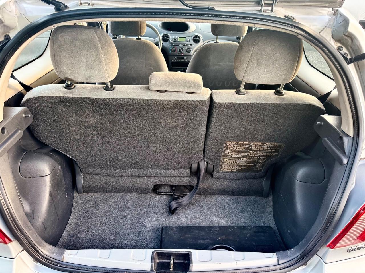 Toyota Yaris 1.0i 3 porte benzina 68cv Neopatentati 2001
