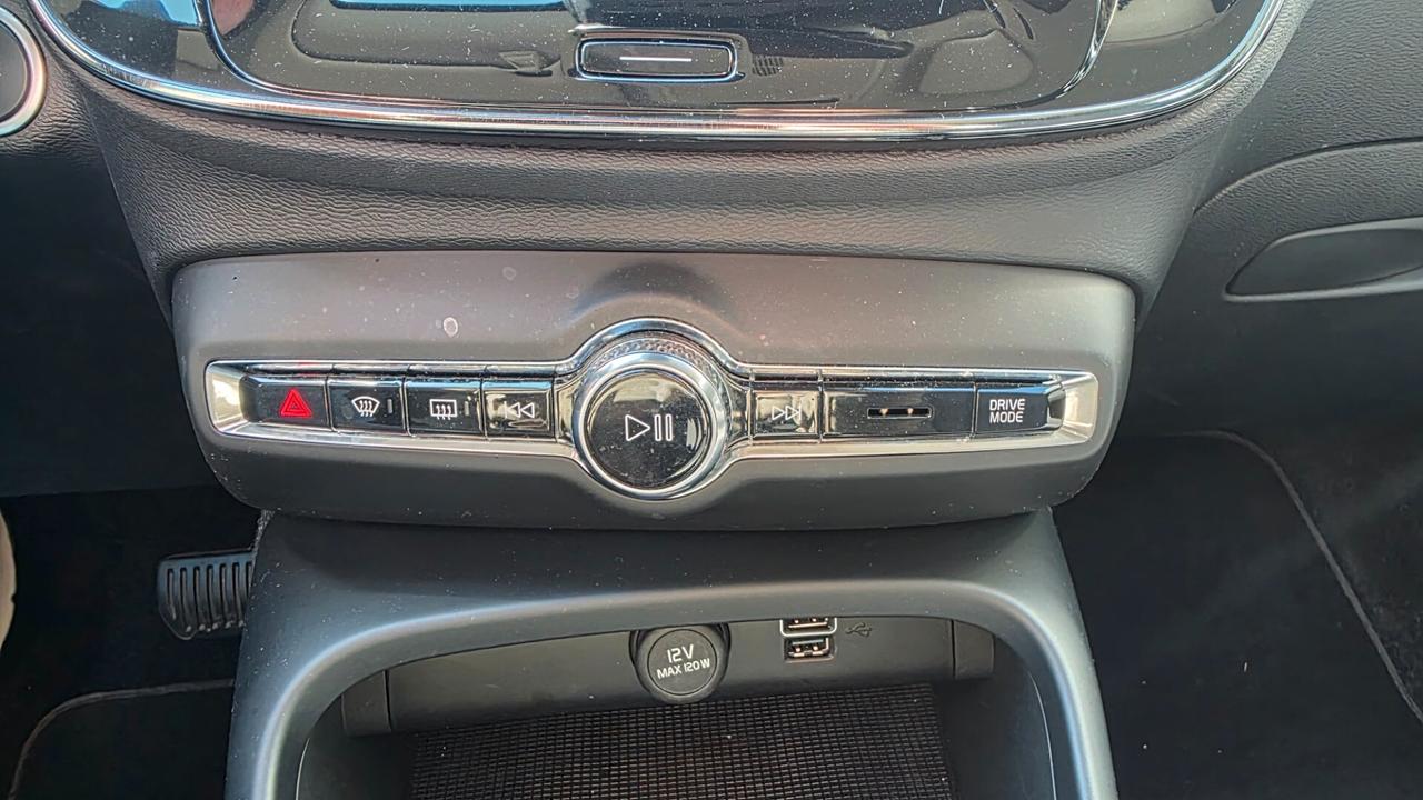 Volvo XC40 T5 Recharge Plug-in Hybrid Inscription Expression