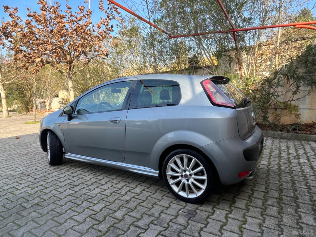 Fiat Punto Evo 1.4 3 porte SPORT 105cv NEOPATENTATI