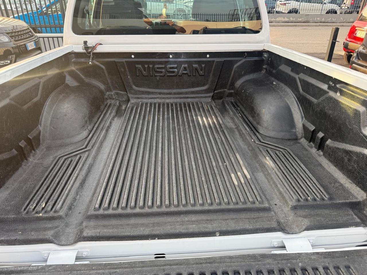 Nissan Navara 2.5 dCi 190CV 4 porte doppia cabina