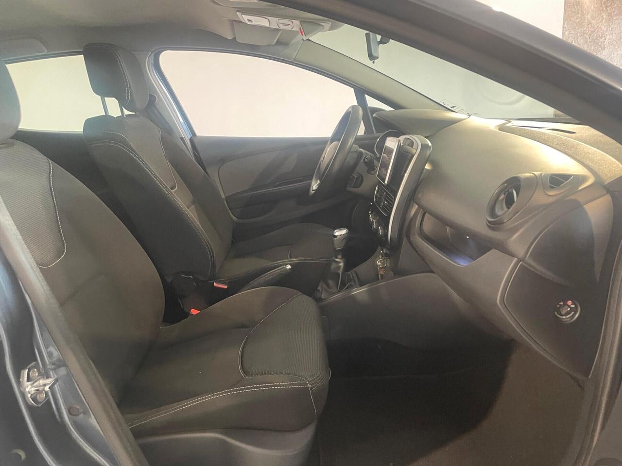 Renault Clio GPL 1.2CC 75CV PER NEOPATENTATI