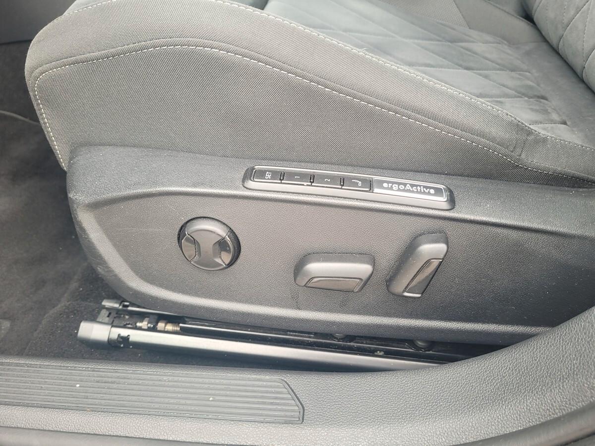 Volkswagen Golf 1.5 TGI DSG Style