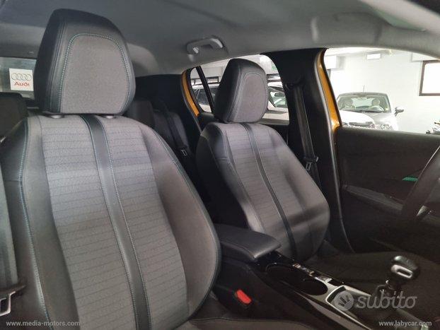 PEUGEOT 208 BlueHDi 100 S&S 5p. Allure