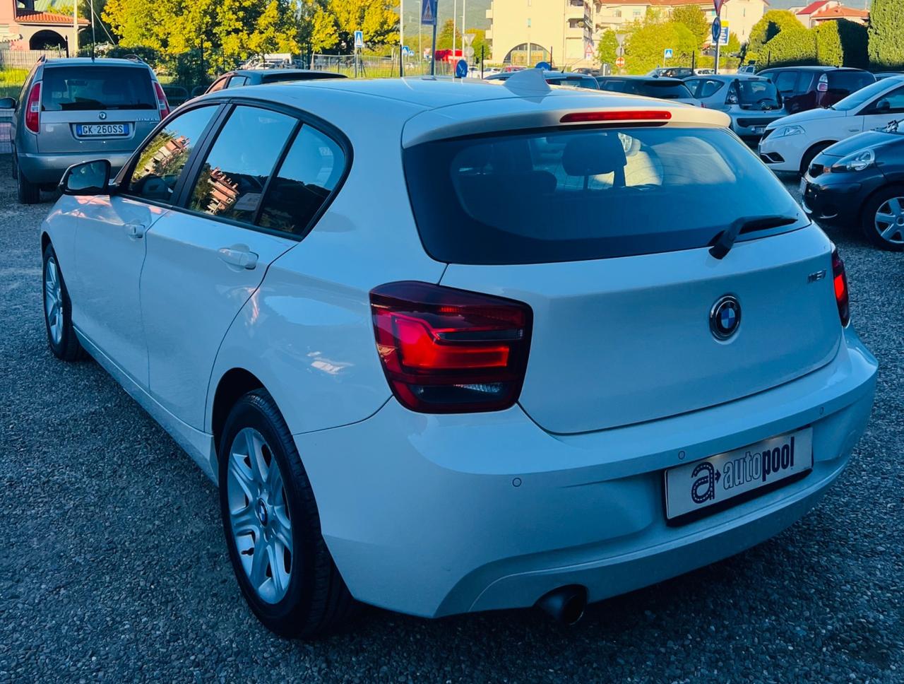 Bmw 116 116i 5p. Unique