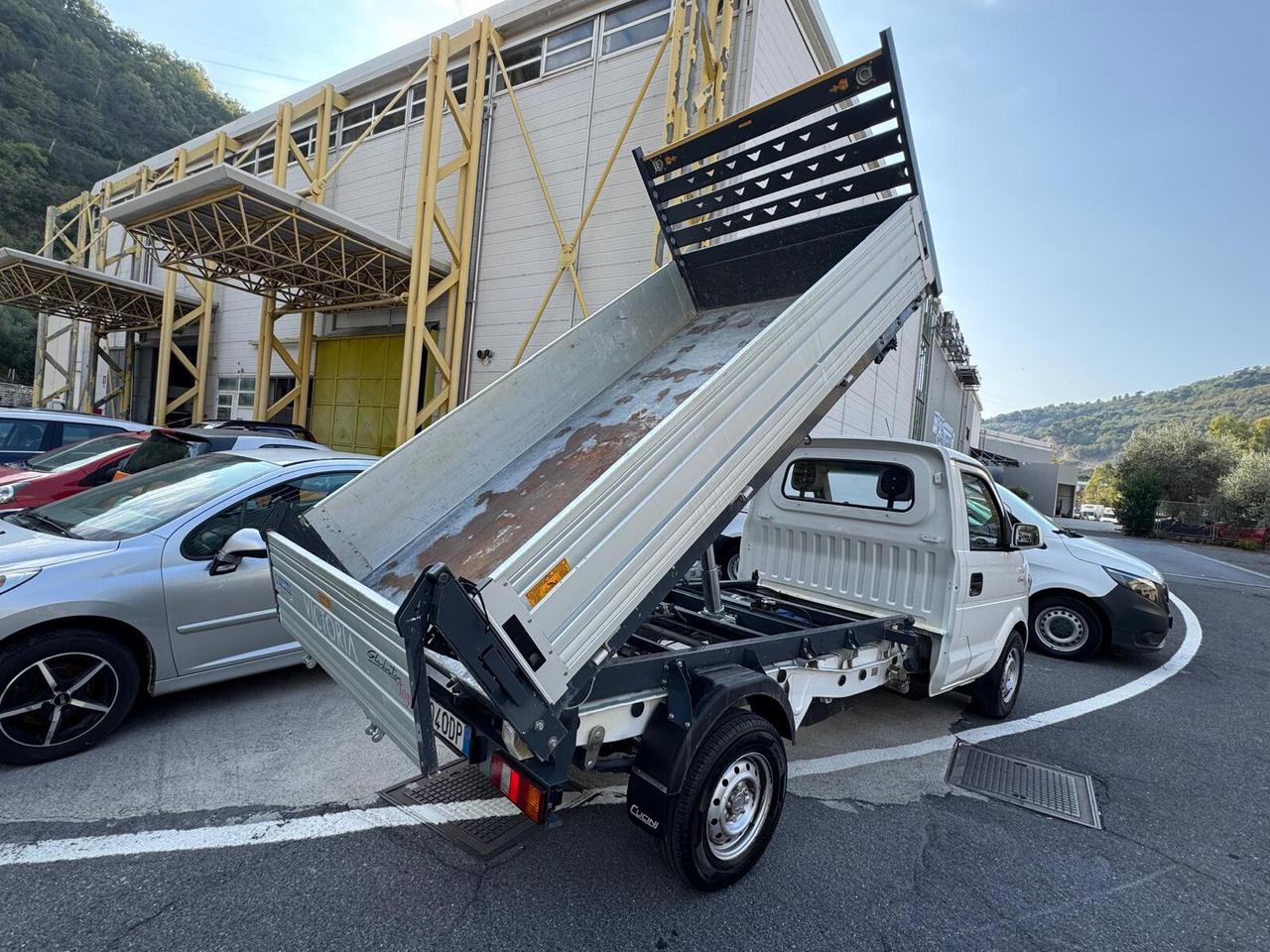 GIOTTI VICTORIA Gladiator Top 1.5 benzina 101cv RIBALTABILE TRILATERALE 2023 IVA