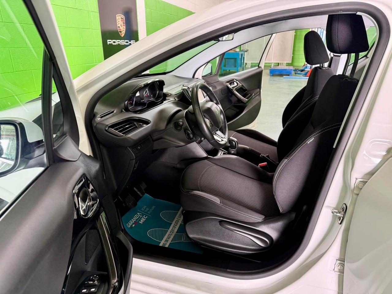 Peugeot 208 PureTech 82CV E6 Allure 5P