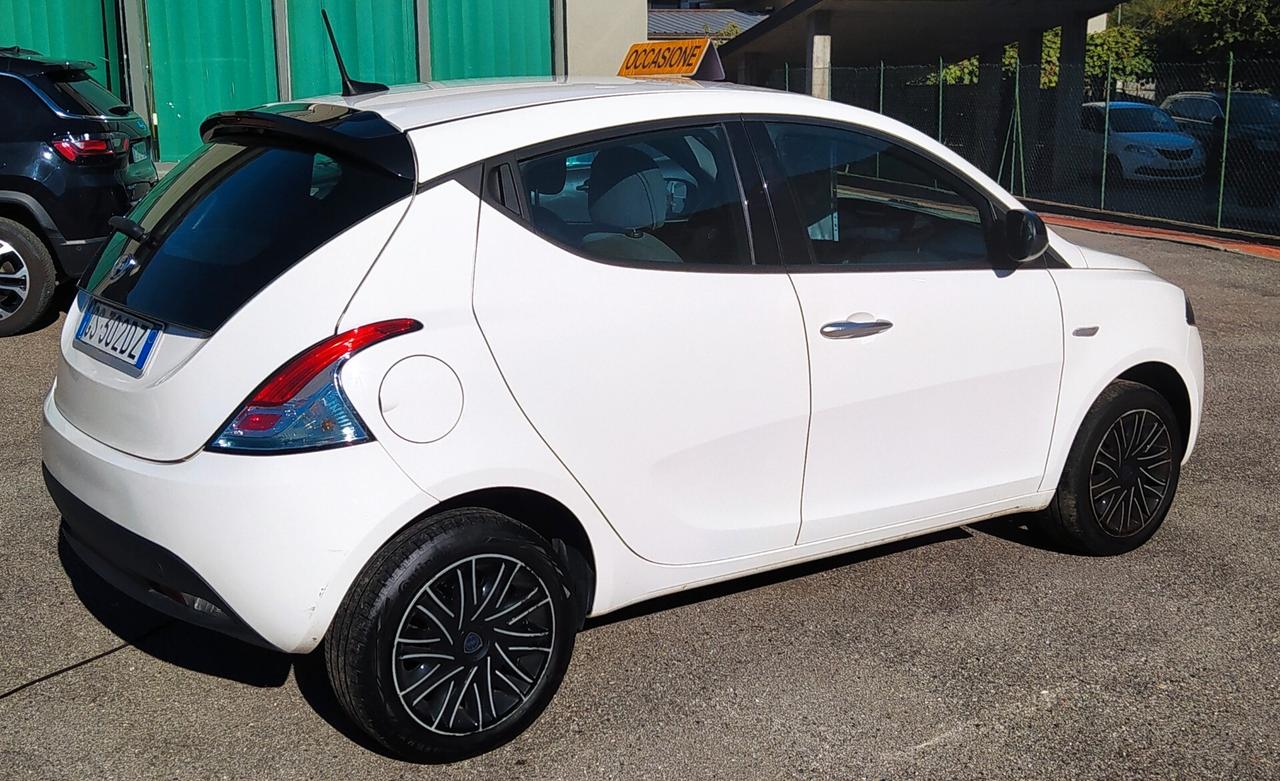 LANCIA YPSILON HYBRID