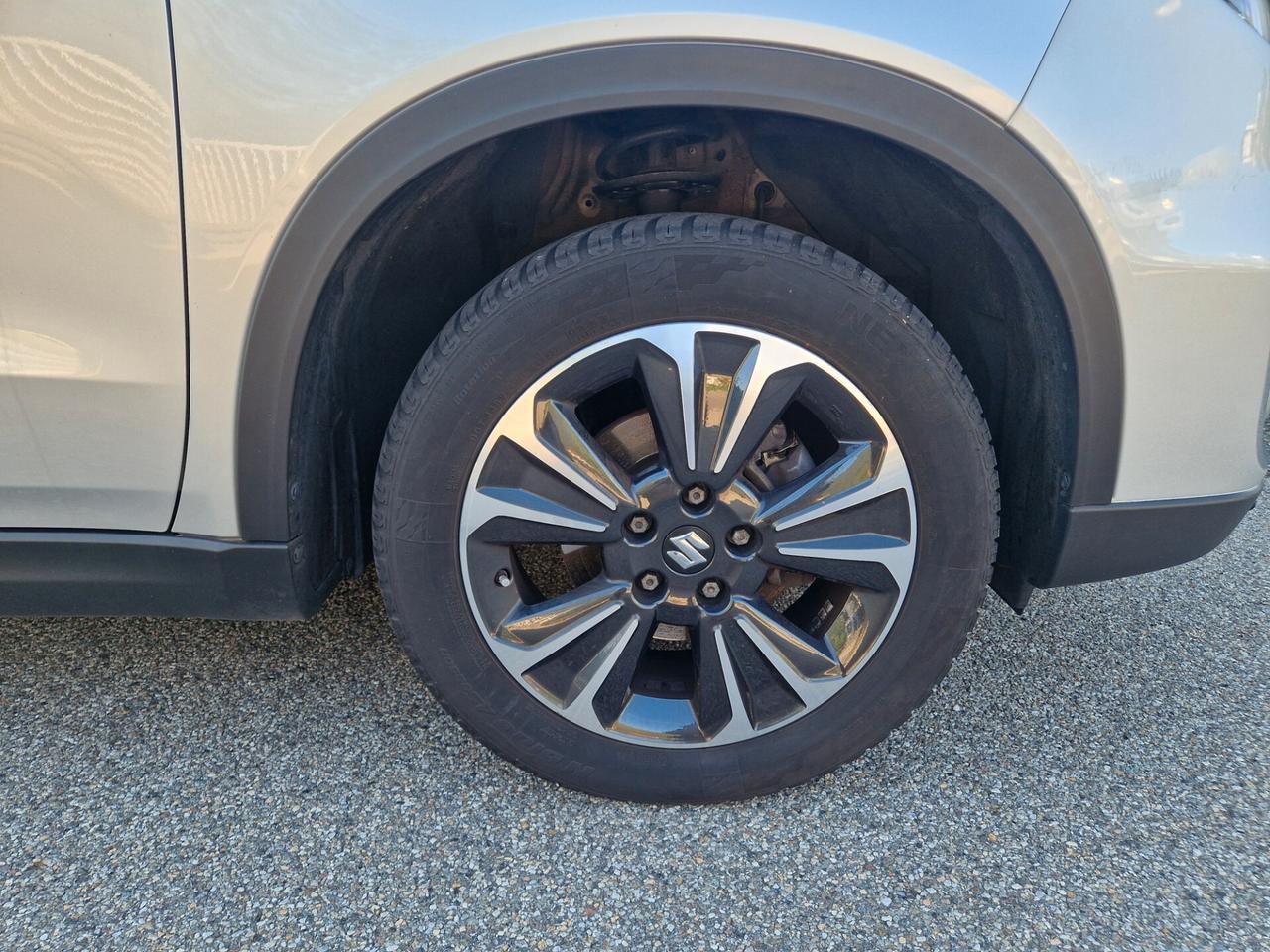 Suzuki Vitara 1.4 Hybrid Top