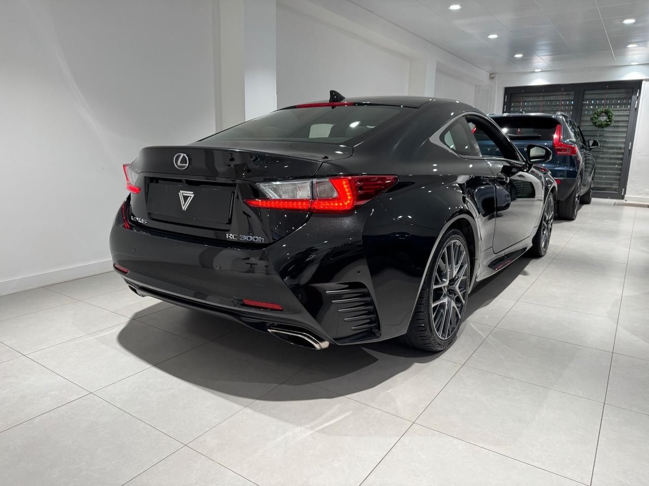 Lexus RC 300h Hybrid F Sport