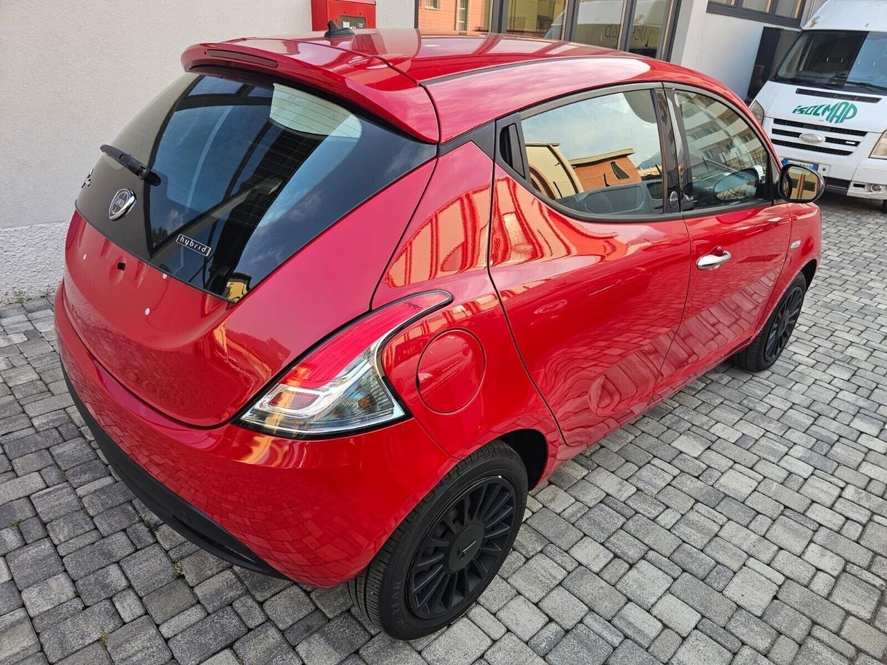 Lancia Ypsilon 1.0 FireFly 5 porte S&S Hybrid Ecoc